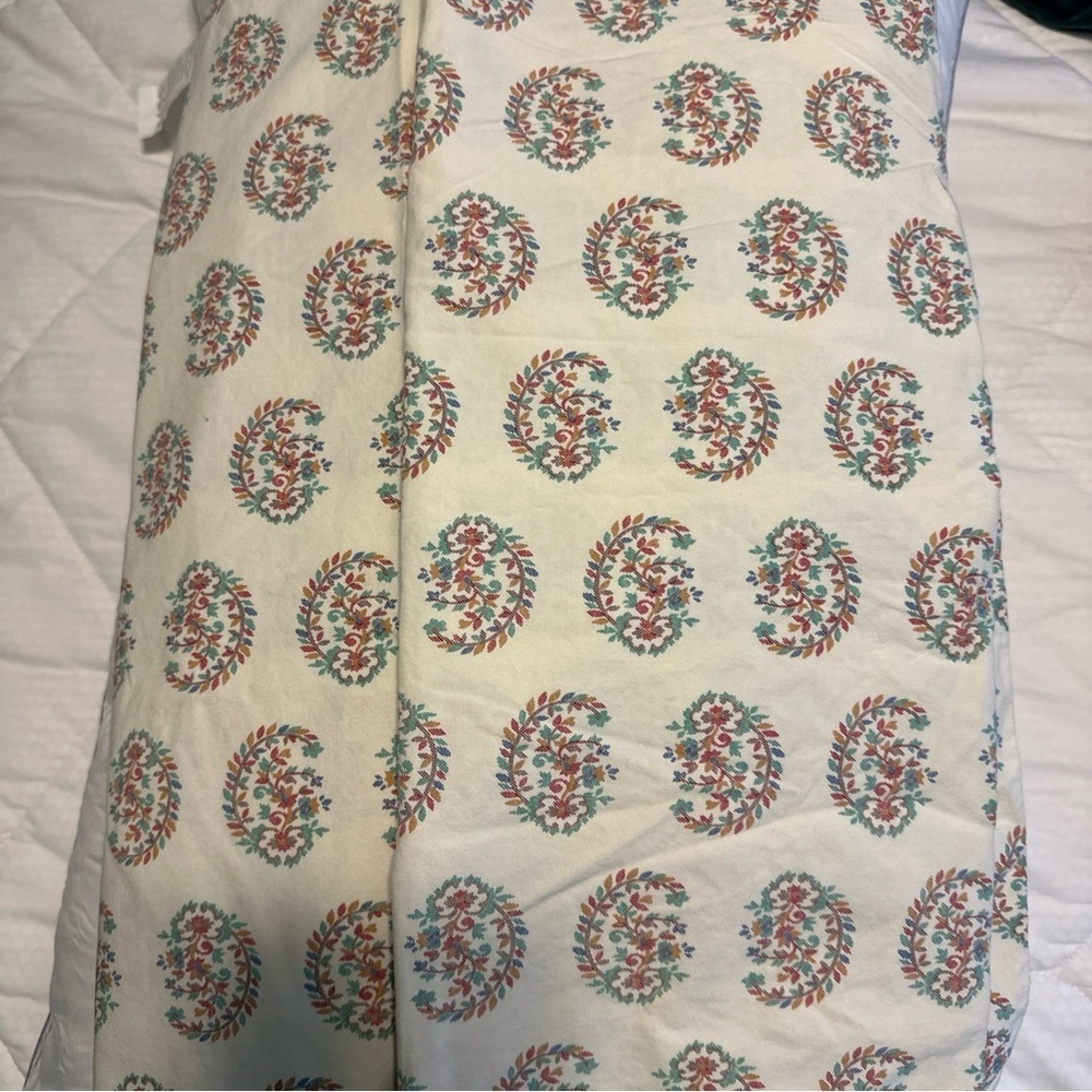 RALPH LAUREN Antigua Paisley Set Of 2 STANDARD PILLOWCASES Red Teal Blue Gold